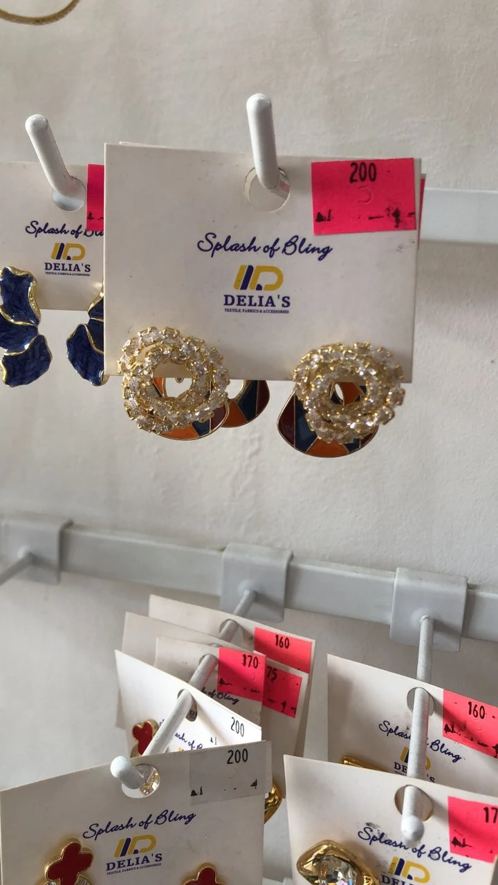 White splash Earrings