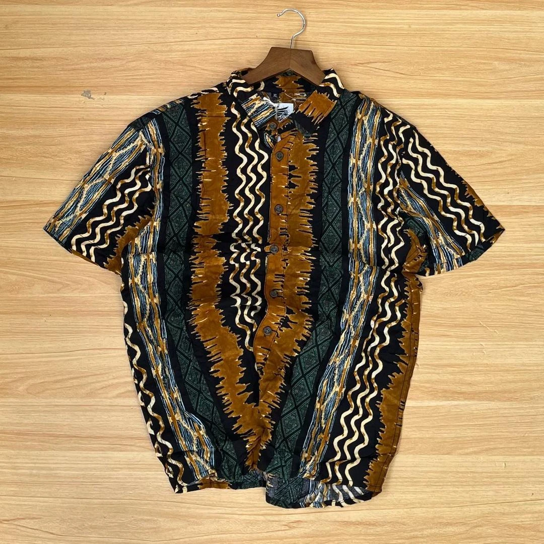 MEN SHORT-SLEEVE SHIRT
