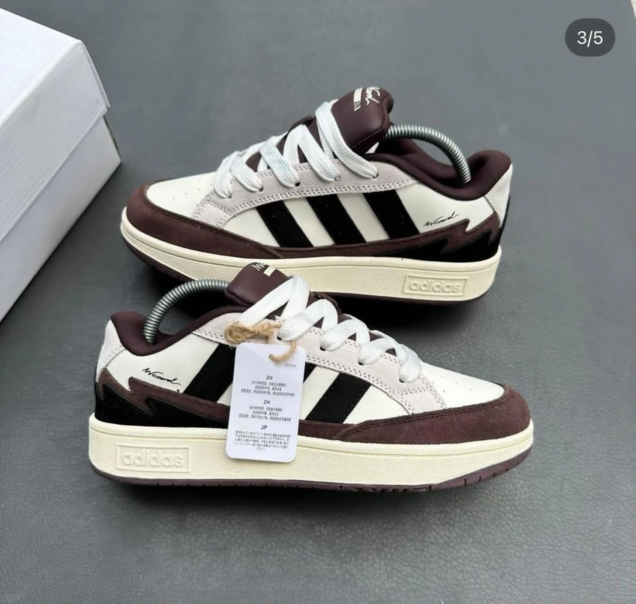 Adidas Sneakers