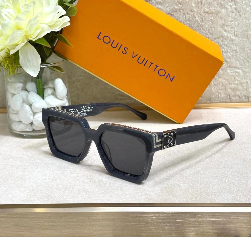 Louis Vuitton Men's Sunglasses, Black and Silver Square Frame